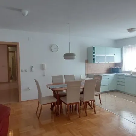 Anka, Apartament